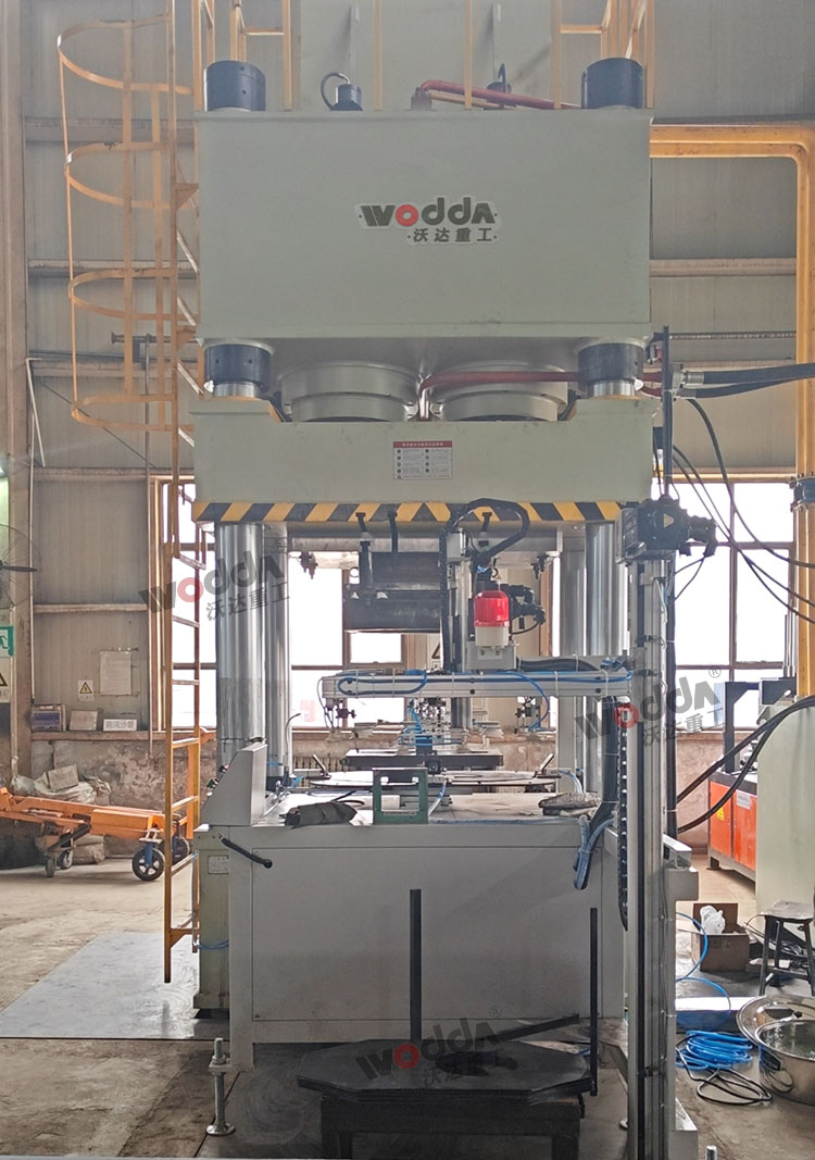 630吨三梁四柱液压机 630吨三梁四柱液压机