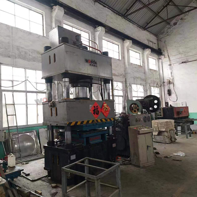 400吨三梁四柱油压机 400吨三梁四柱油压机