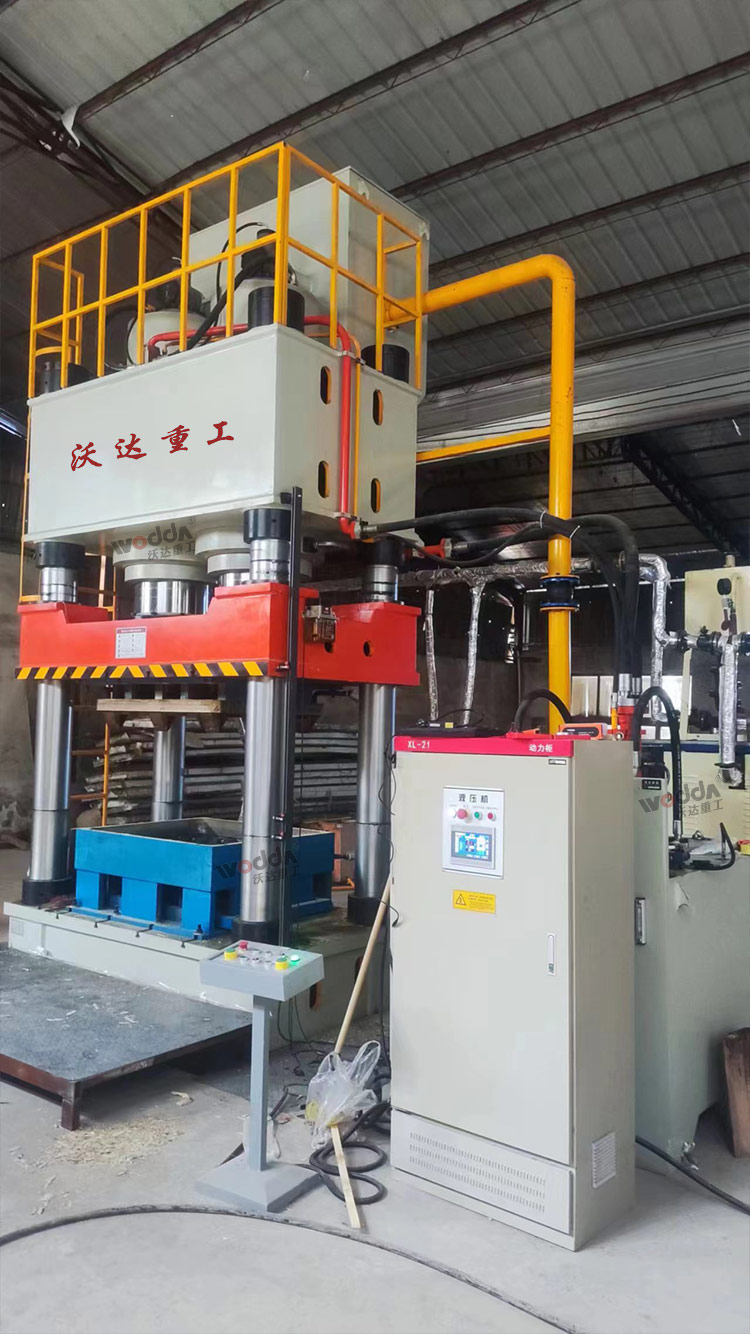 1250吨木屑托盘成型液压机客户现场 1250吨木屑托盘成型液压机客户现场