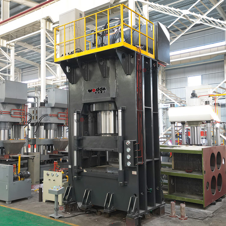 1800吨框架式液压机 1800吨框架式液压机