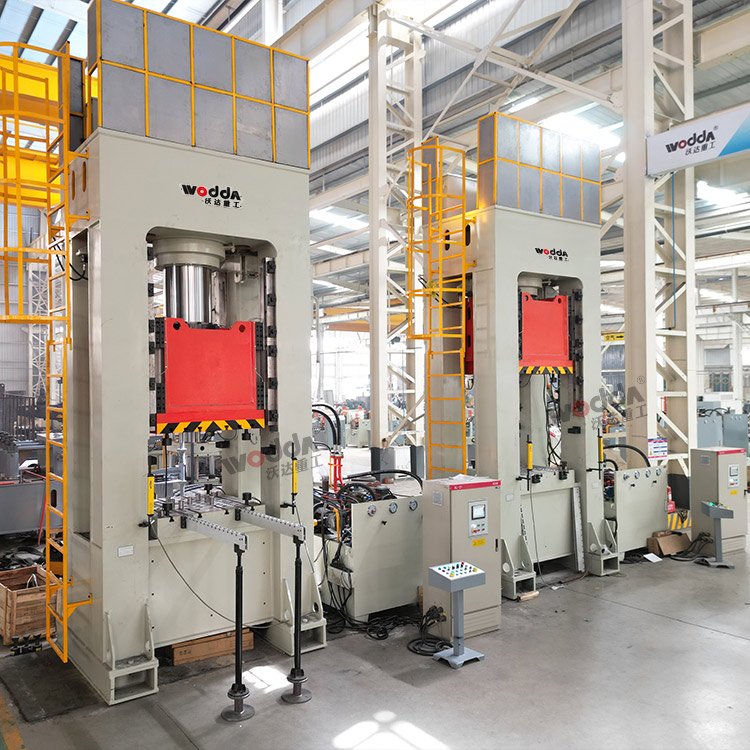 国外客户采购两台630吨框架式液压机(液压垫) 国外客户采购两台630吨框架式液压机(液压垫)