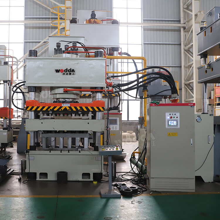 630吨四梁四柱液压机车间试机 630吨四梁四柱液压机车间试机