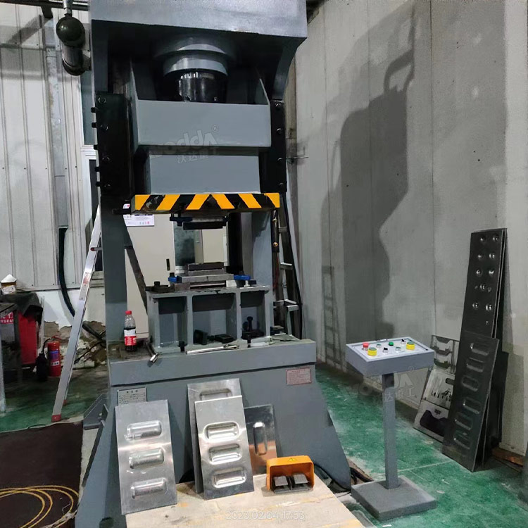 160吨液压冲床冲压板材 160吨液压冲床冲压板材