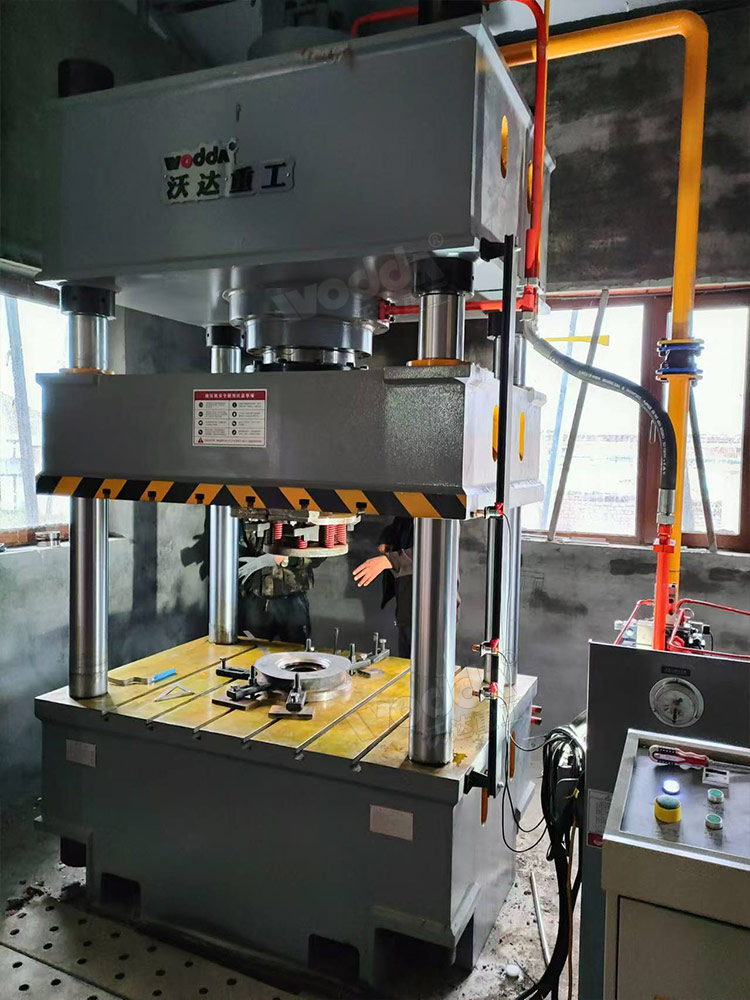 315吨金属板材成型液压机 315吨金属板材成型液压机