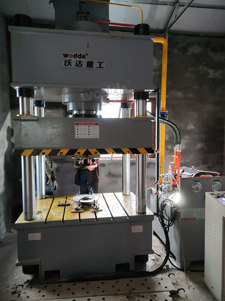 标准315吨四柱液压机 标准315吨四柱液压机