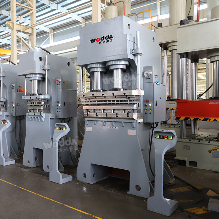 200吨单柱液压机 200吨单柱液压机