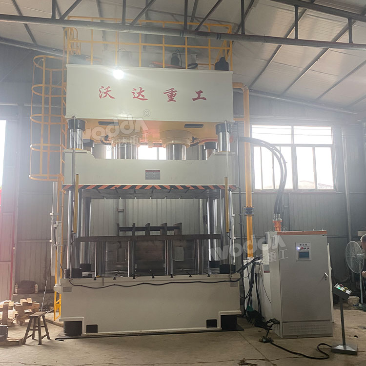 1000吨钣金成型液压机客户现场 1000吨钣金成型液压机客户现场