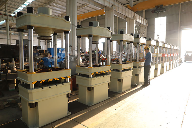 冰球突破重工液压机 冰球突破重工液压机