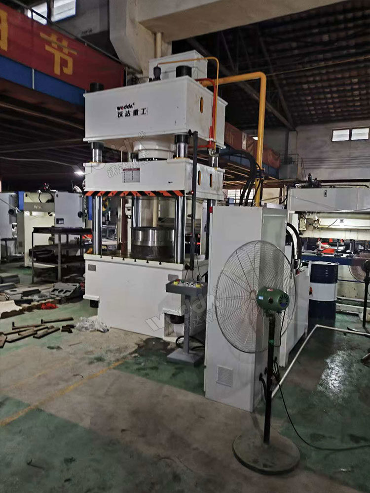 风机接头拉伸液压机调试现场 风机接头拉伸液压机调试现场