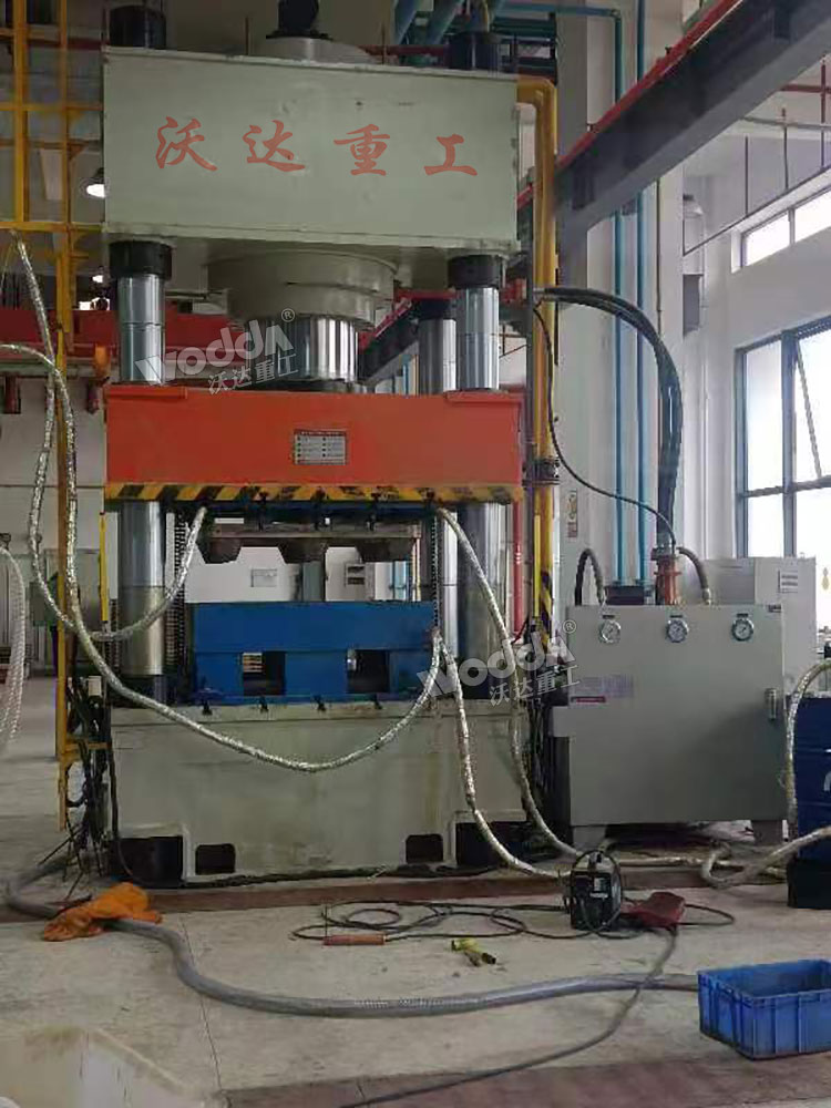 1000吨三梁四柱液压机 1000吨三梁四柱液压机