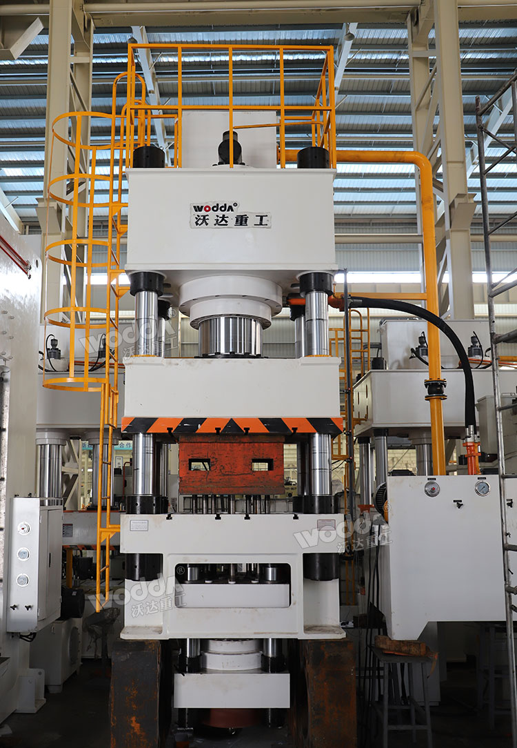 800吨不锈钢拉伸液压机车间实物 800吨不锈钢拉伸液压机车间实物