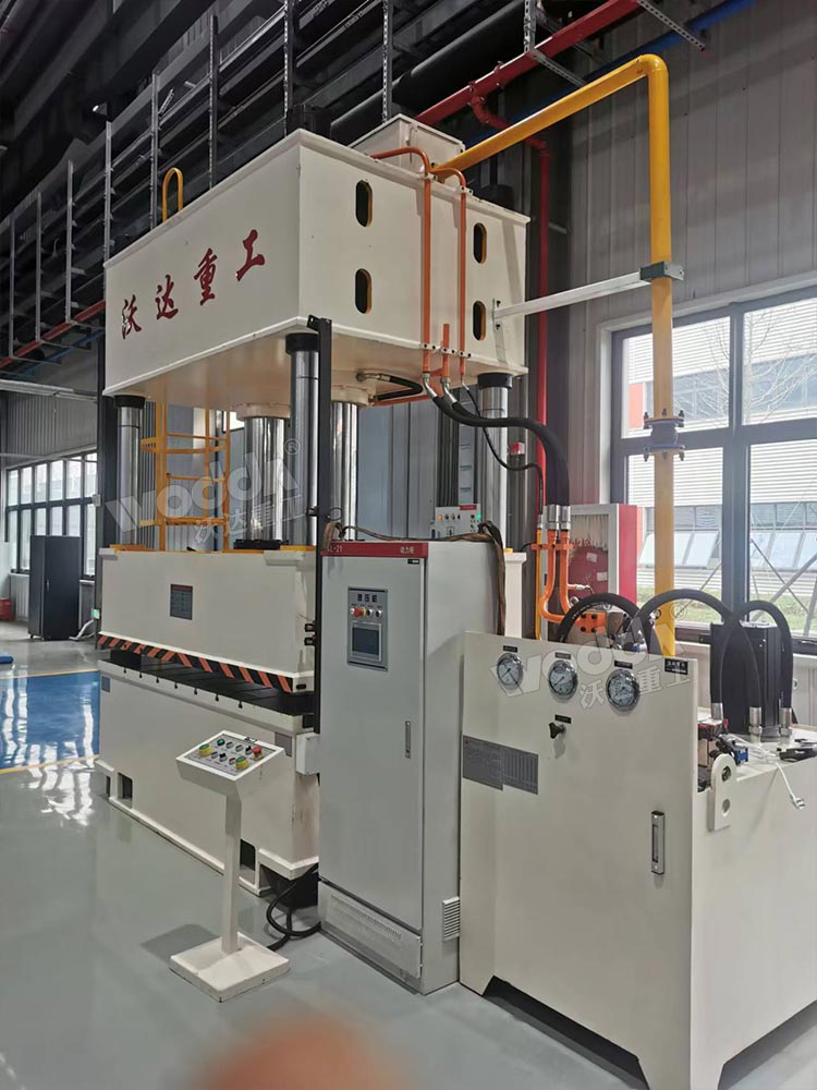 400吨三梁四柱液压机现场调试 400吨三梁四柱液压机现场调试