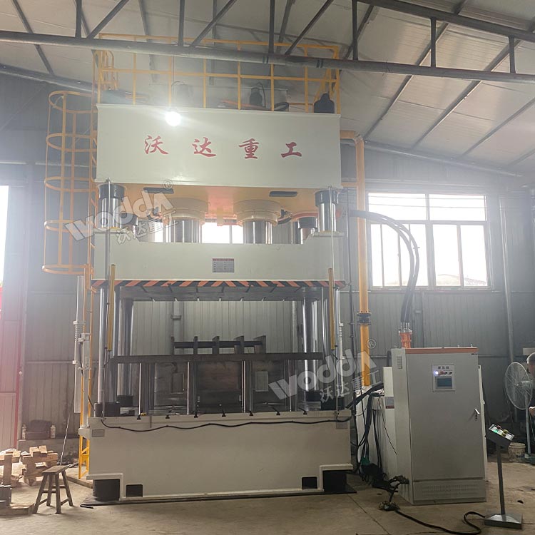 1000吨三梁四柱液压机 1000吨三梁四柱液压机