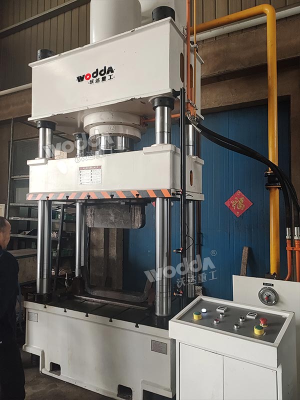 400吨四柱液压机 400吨四柱液压机