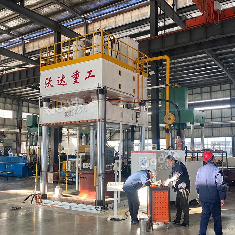 1000吨复合材料成型液压机 1000吨复合材料成型液压机