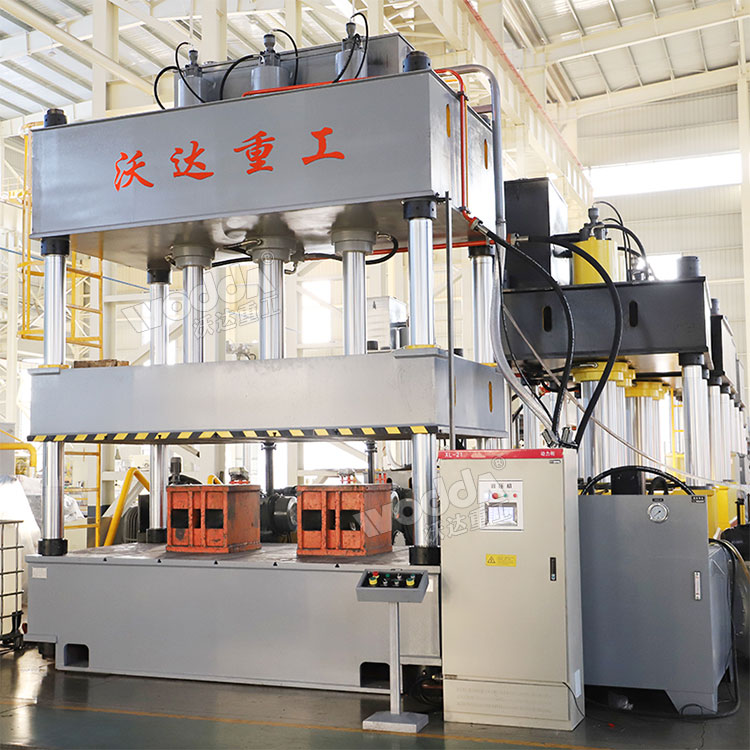 315吨四柱液压机.jpg 315吨四柱液压机.jpg