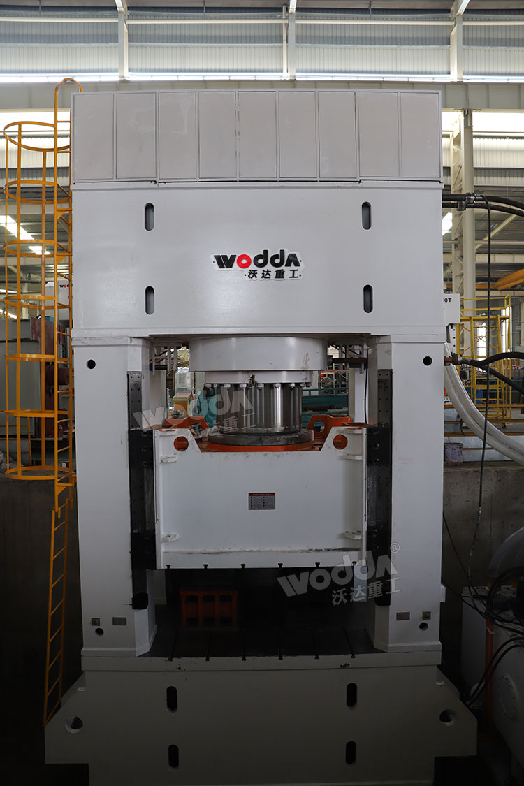 2500吨框架式液压机 2500吨框架式液压机