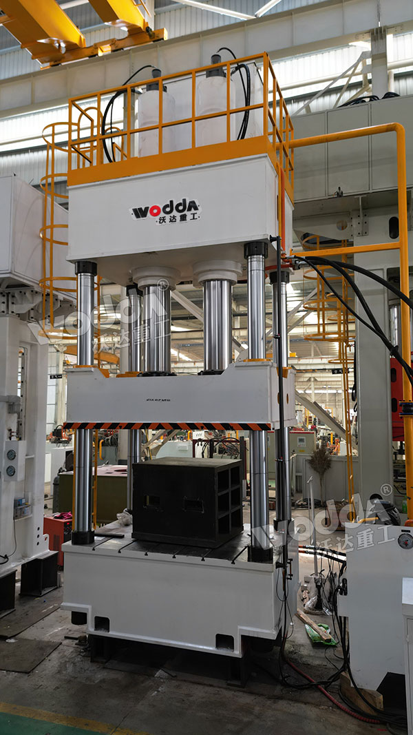 500吨三梁四柱液压机 500吨三梁四柱液压机