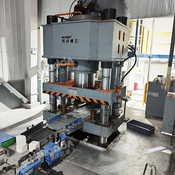 800吨四柱液压机 800吨四柱液压机