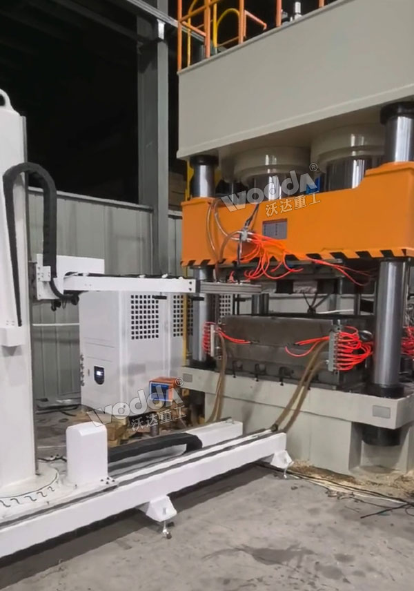 塑料托盘成型液压机现场 塑料托盘成型液压机现场