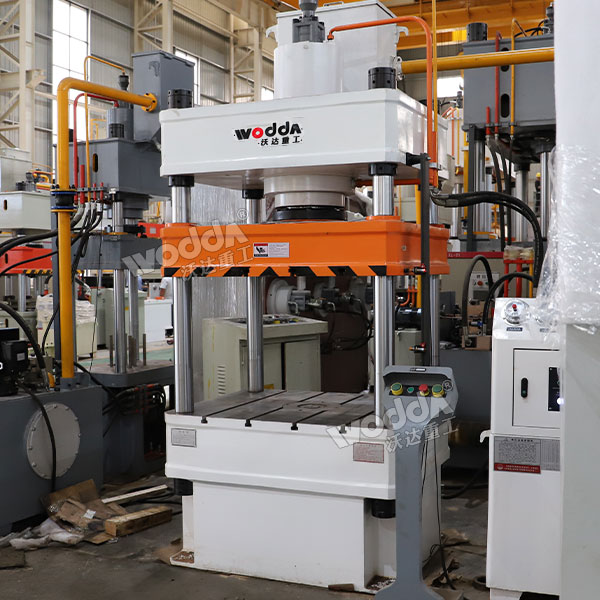 200吨四柱液压机 200吨四柱液压机