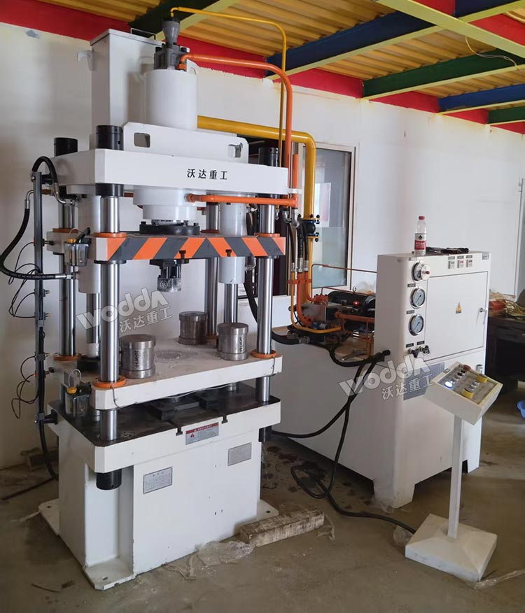 100吨动物营养饲料压块机 100吨动物营养饲料压块机