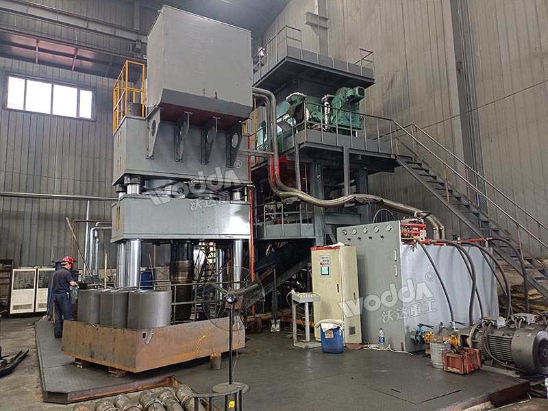 2000吨液压机 2000吨液压机