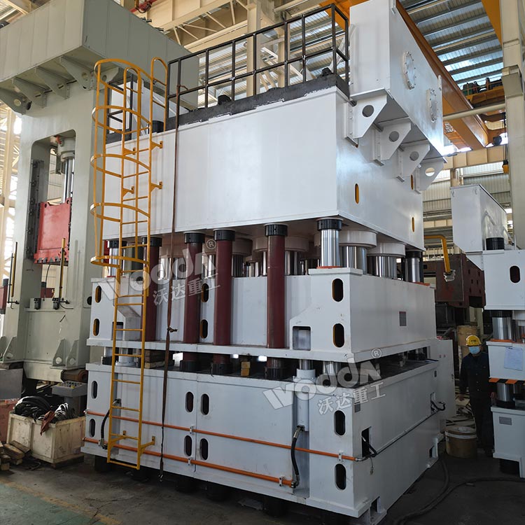 4500吨液压机 4500吨液压机