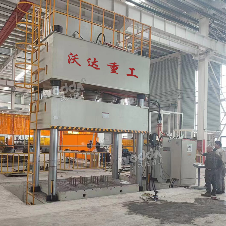 1000吨液压垫拉伸液压机现场 1000吨液压垫拉伸液压机现场