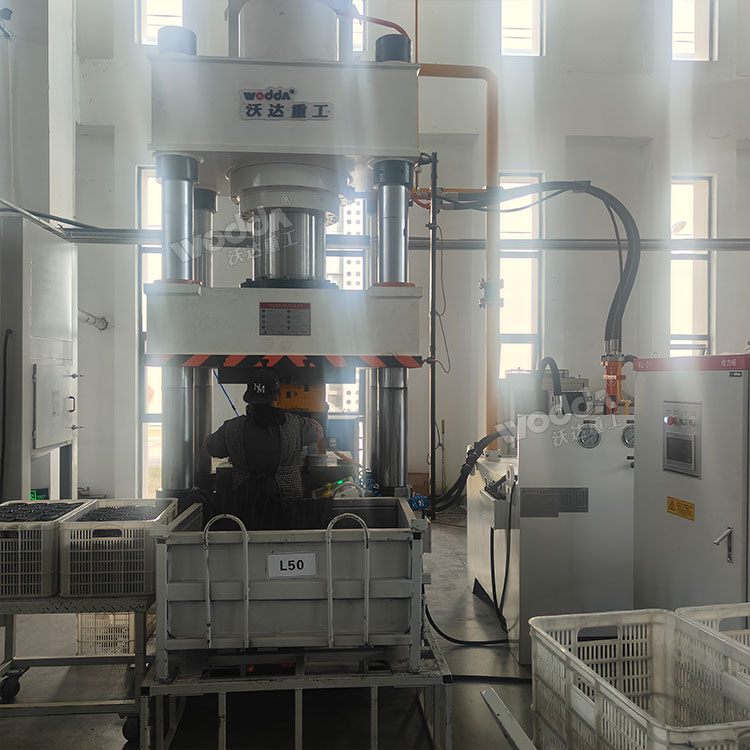 500吨铝制密封圈成型液压机.jpg 500吨铝制密封圈成型液压机.jpg