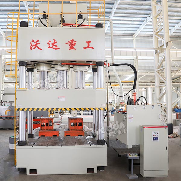 1500吨复合材料成型液压机 1500吨复合材料成型液压机