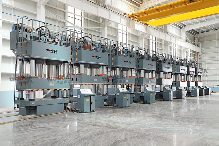 1600吨木屑托盘液压机.jpg 1600吨木屑托盘液压机.jpg