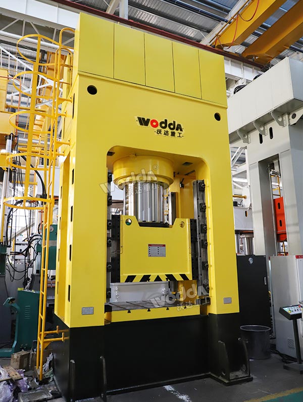 1000吨框架式油压机 1000吨框架式油压机