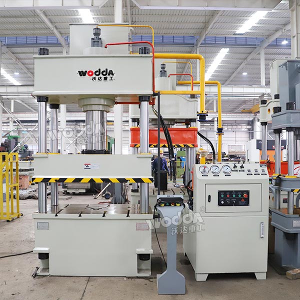 200吨四柱液压机 200吨四柱液压机