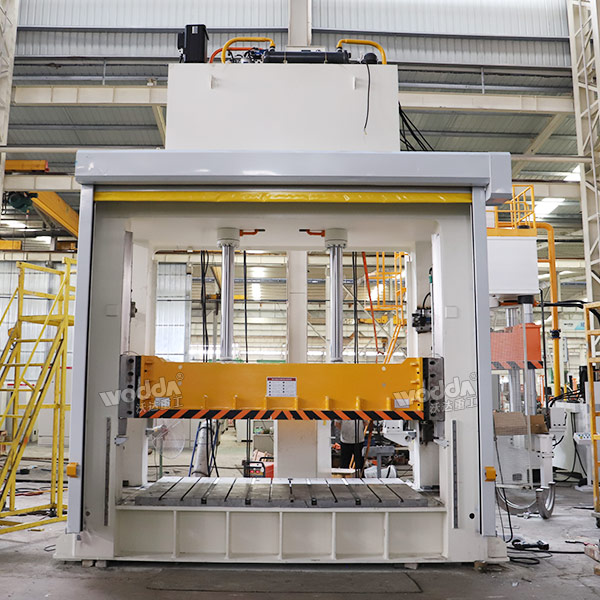 100吨框架式液压机.jpg 100吨框架式液压机.jpg