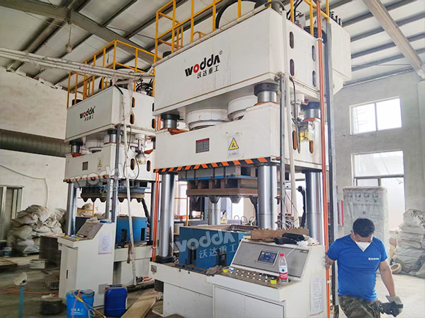 1600吨木屑托盘液压机调试 1600吨木屑托盘液压机调试