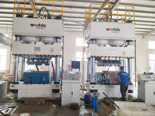 1600吨木屑托盘液压机 1600吨木屑托盘液压机