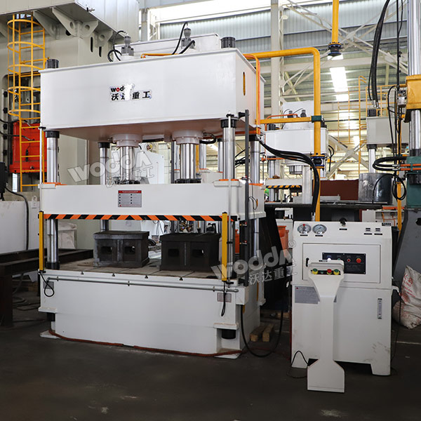 200吨四柱液压机 200吨四柱液压机