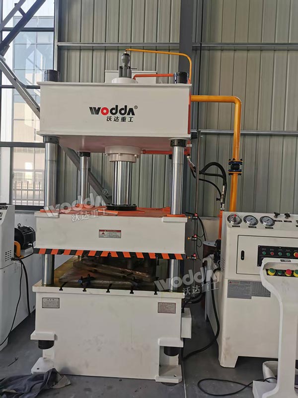 100吨金属成型液压机 100吨金属成型液压机