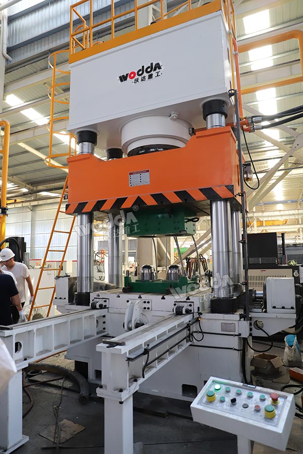 1000吨玻璃钢头盔成型液压机 1000吨玻璃钢头盔成型液压机