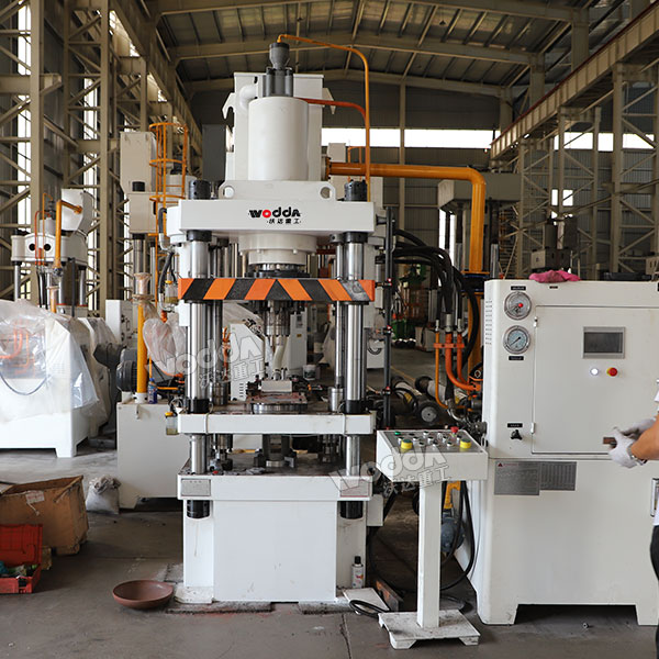 120吨金属粉末成型液压机 120吨金属粉末成型液压机