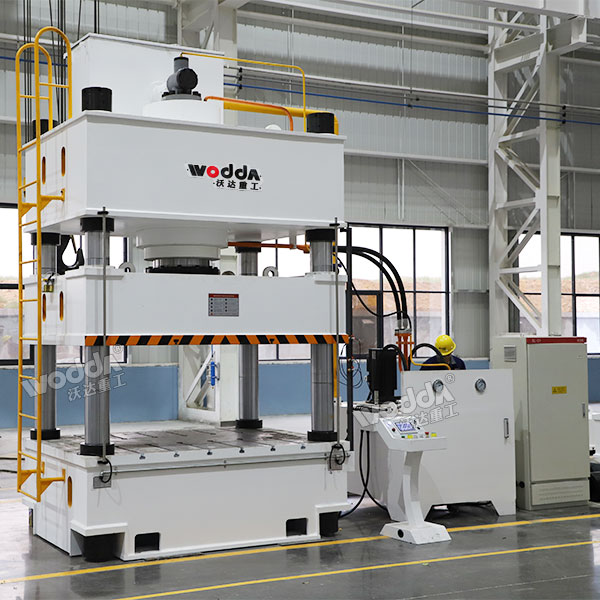 630吨伺服液压机 630吨伺服液压机