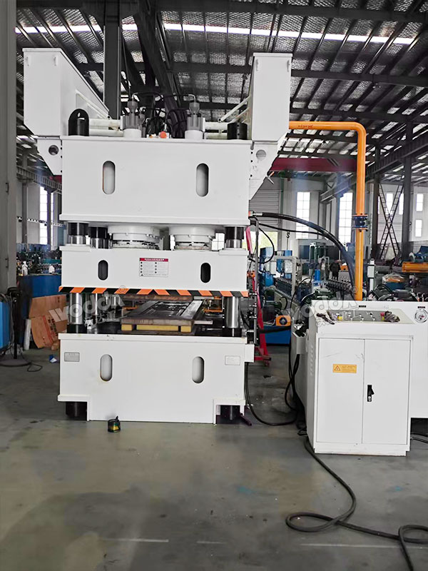 2400吨钢木门压花机 2400吨钢木门压花机