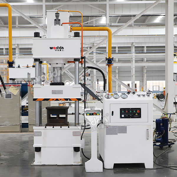 100吨四柱液压机 100吨四柱液压机