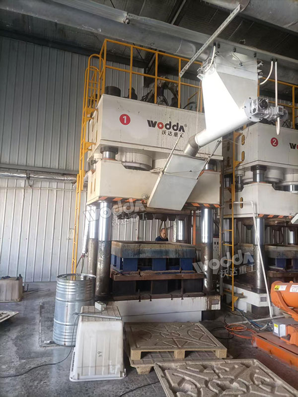 1600吨木屑托盘液压机 1600吨木屑托盘液压机