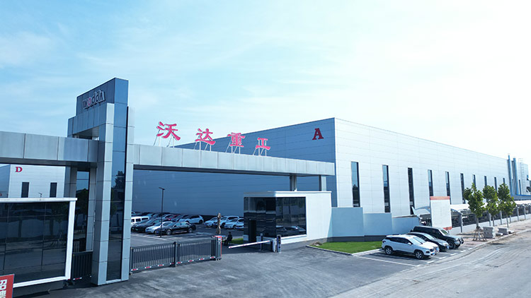 液压机厂家.jpg 液压机厂家.jpg