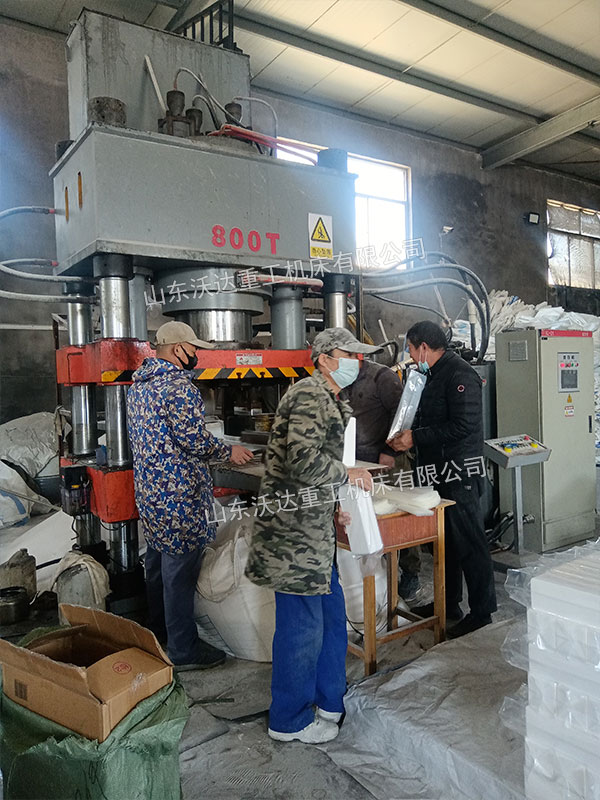 800吨盐砖机 800吨盐砖机