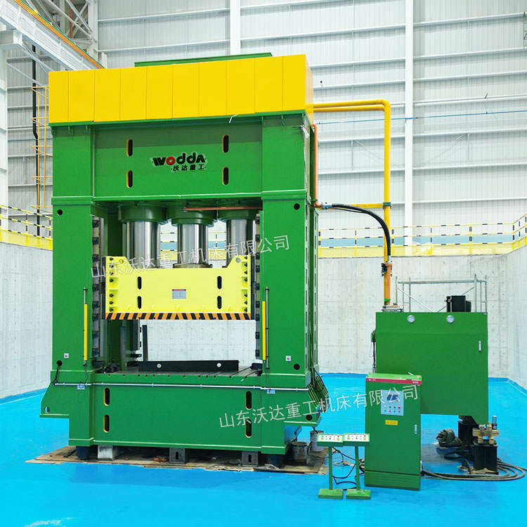 3000吨框架式液压机.jpg 3000吨框架式液压机.jpg