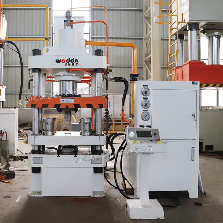 200吨粉末成型液压机.jpg 200吨粉末成型液压机.jpg