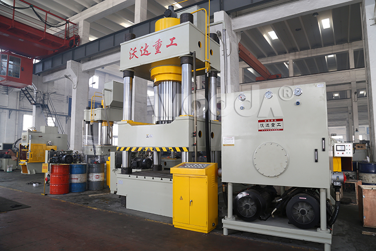 800吨四柱液压机 800吨四柱液压机